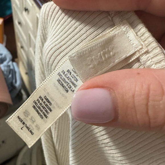 Beige skim tank top! Great condition! - Picture 4 of 4